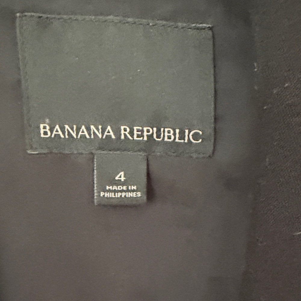 Banana Republic Black Sleeveless Blazer - Picture 2 of 3